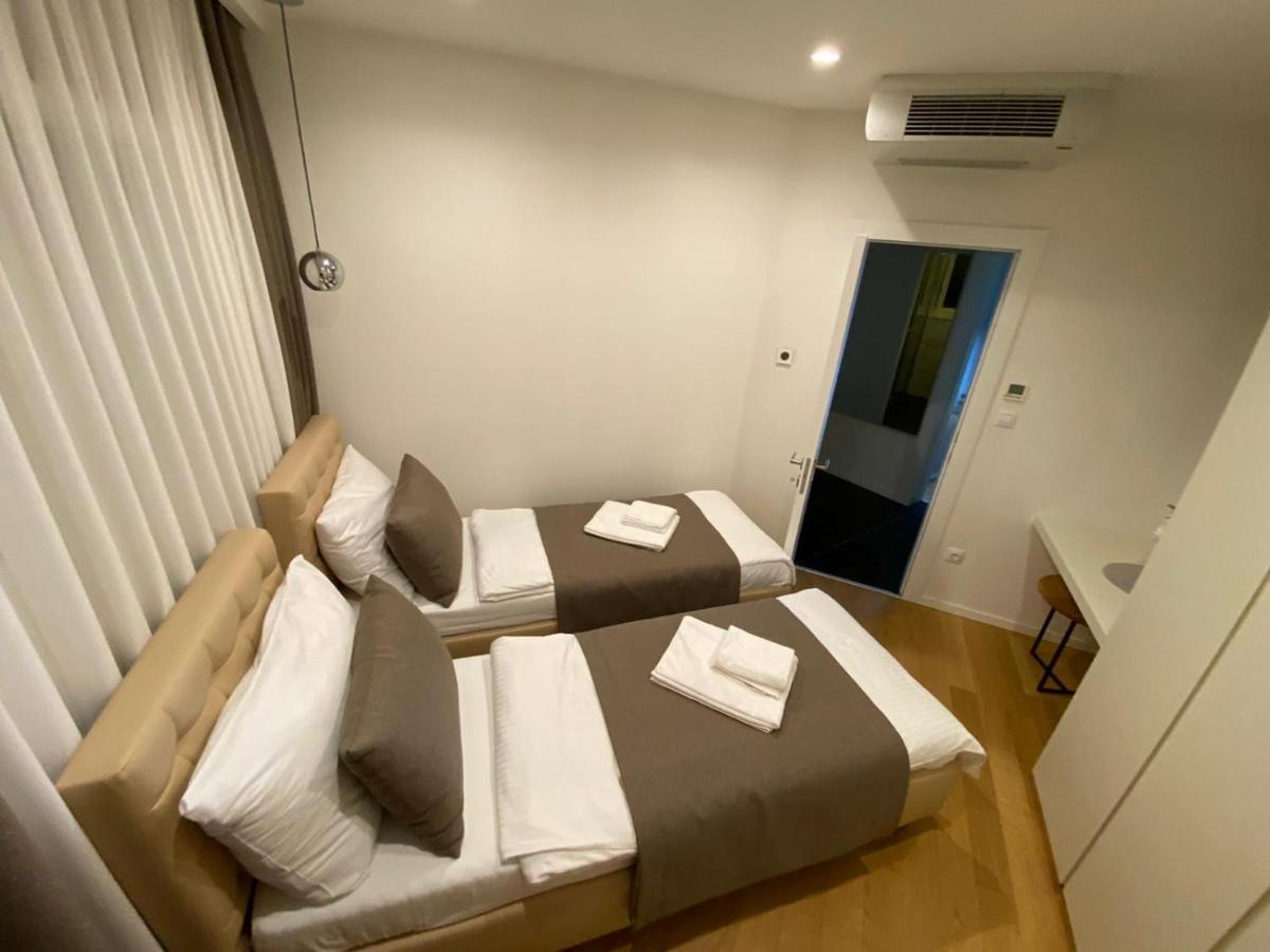 Apartments In Villa Ziza, Rooftop Swimming Pool โอปาติยา ภายนอก รูปภาพ
