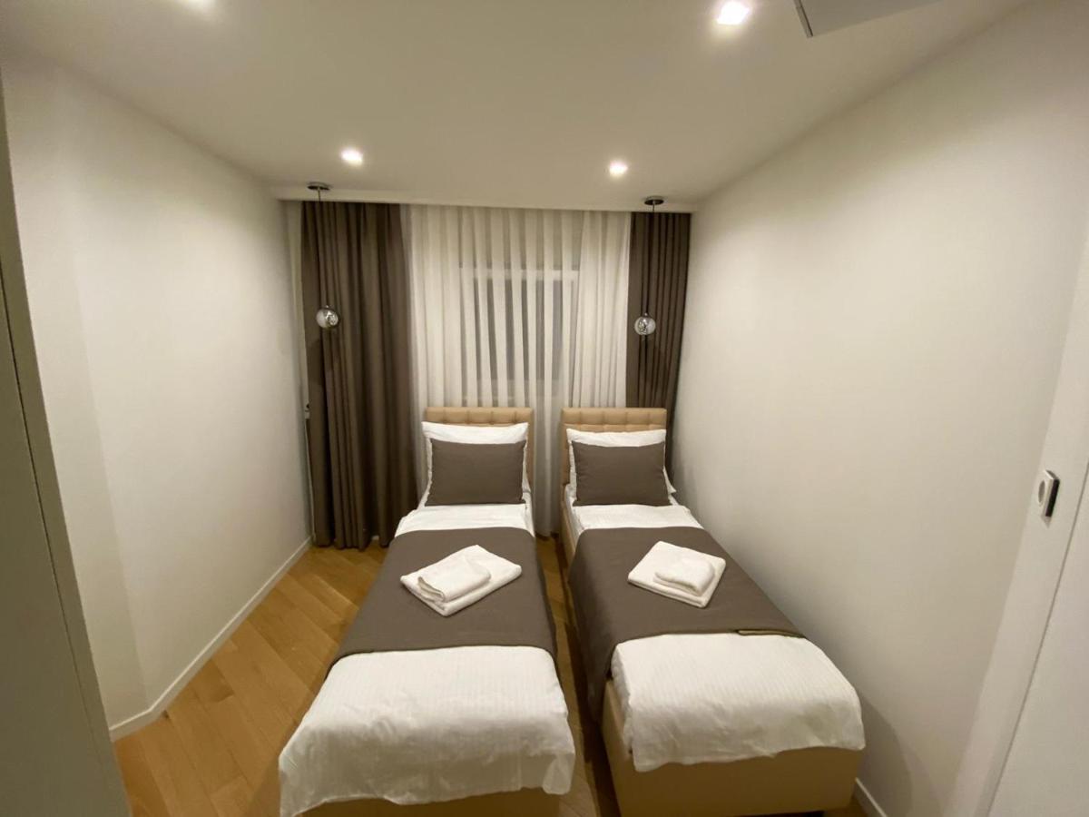 Apartments In Villa Ziza, Rooftop Swimming Pool โอปาติยา ภายนอก รูปภาพ