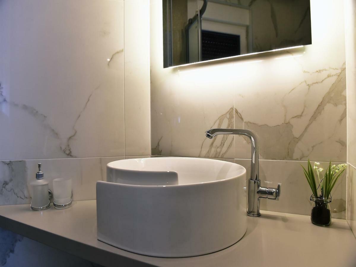 Apartments In Villa Ziza, Rooftop Swimming Pool โอปาติยา ภายนอก รูปภาพ