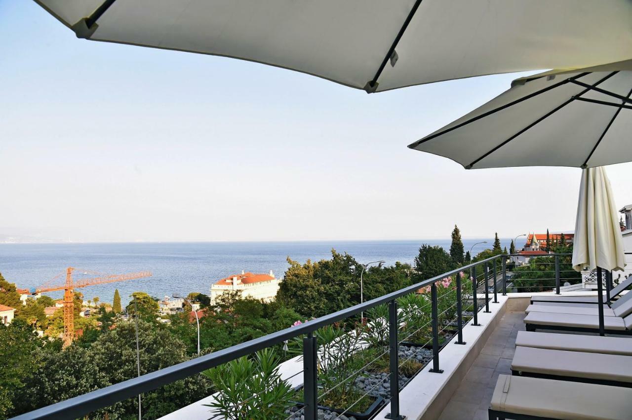 Apartments In Villa Ziza, Rooftop Swimming Pool โอปาติยา ภายนอก รูปภาพ