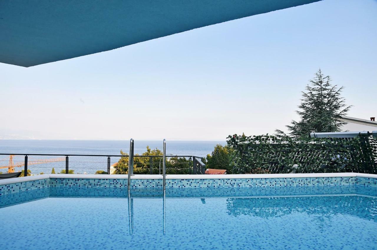 Apartments In Villa Ziza, Rooftop Swimming Pool โอปาติยา ภายนอก รูปภาพ