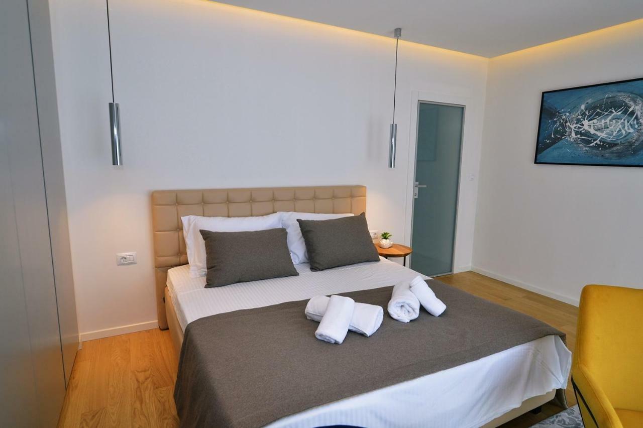 Apartments In Villa Ziza, Rooftop Swimming Pool โอปาติยา ภายนอก รูปภาพ