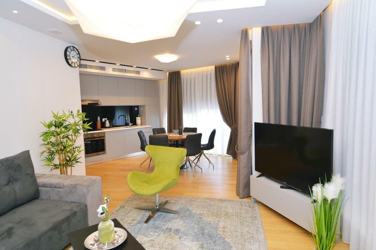 Apartments In Villa Ziza, Rooftop Swimming Pool โอปาติยา ภายนอก รูปภาพ