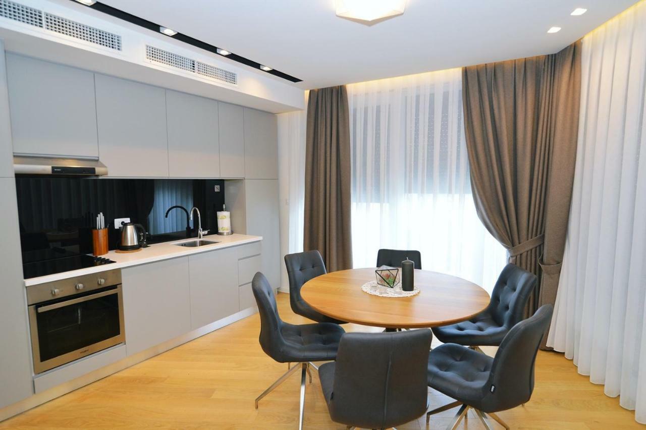 Apartments In Villa Ziza, Rooftop Swimming Pool โอปาติยา ภายนอก รูปภาพ