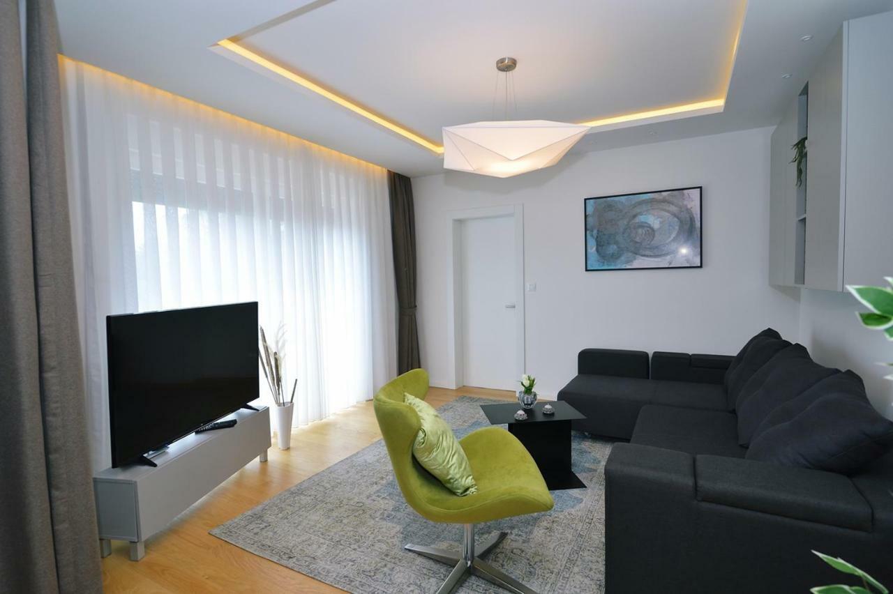Apartments In Villa Ziza, Rooftop Swimming Pool โอปาติยา ภายนอก รูปภาพ